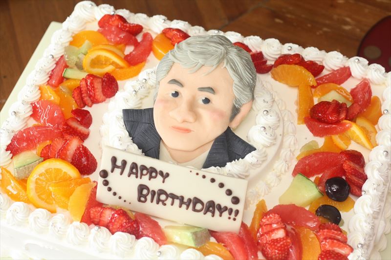 ロリアン デコレーションケーキ キャラクターケーキ 似顔絵ケーキは当店にお任せ下さい